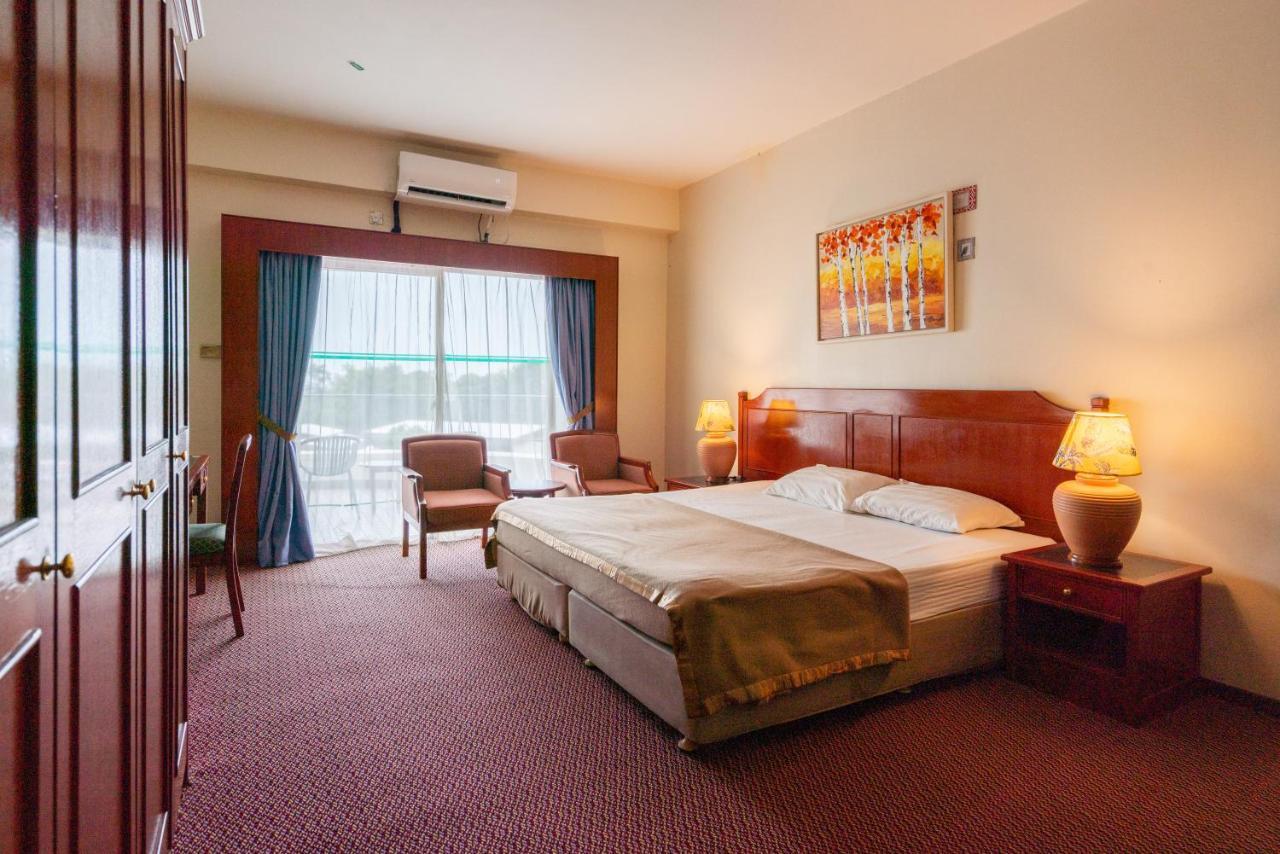 Romantic Couple Suite + Beach-Front Balcony Tanjung Bungah  Exterior foto